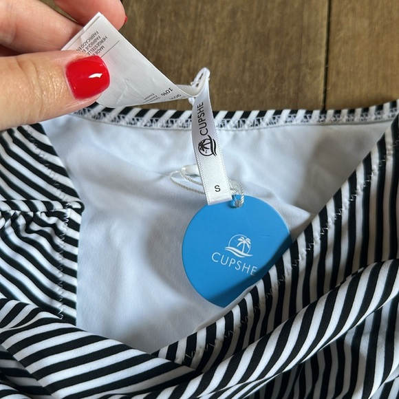 NWT Cupshe Black and white striped high waisted bikini bottom size small - Picture 2 of 3